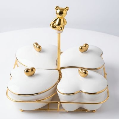 طقم صحون تقديم سيراميك مقسمة على شكل قلب مع حامل ذهبي - 4 قطع.  ​ -Piece Heart-Shaped Ceramic Divided Serving Dish Set with Gold Stand.  s