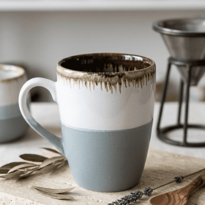 كوب سيراميك ريفي بتصميم ثنائي اللون (أبيض ورمادي مع حافة بنية)  & : Rustic Two-Tone Ceramic Mug (White & Grey with Brown Rim)