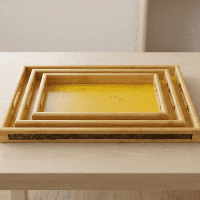 طقم صواني تقديم من الخيزران بقاعدة صفراء & Set of Bamboo Serving Trays with Yellow Base