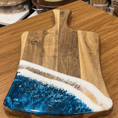 لوح تقديم خشبي بتصميم "أمواج البحر" (ريزن) & : Ocean Wave Design Serving Board (Resin Art)