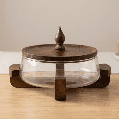 وعاء تقديم زجاجي مع قاعدة وغطاء خشبي فاخر & : Glass Serving Bowl with Premium Wooden Base & Lid