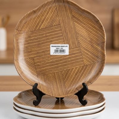 طبق تقديم ميلامين دائري بنقشة خشبية هندسية وحواف متموجة& Round Melamine Serving Platter with Faux Wood Parquet Design.