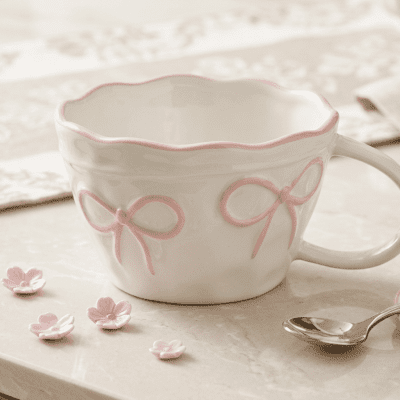 كوب سيراميك بتصميم الفيونكة باللون الوردي.& Pink Bowknot Design Ceramic Mug.