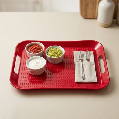  صينية تقديم بلاستيك متينة بمقابض مدمجة   Durable Plastic Serving Tray with Integrated Handles  