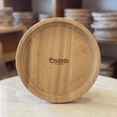 صينية تقديم خشبية دائرية (أو قاعدة خشبية).  & : Round Wooden Serving Tray / Wooden Display Plate.