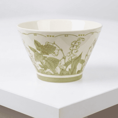 : وعاء سيراميك للتقديم بنقوش نباتية  & : Ceramic Serving Bowl with Botanical Pattern