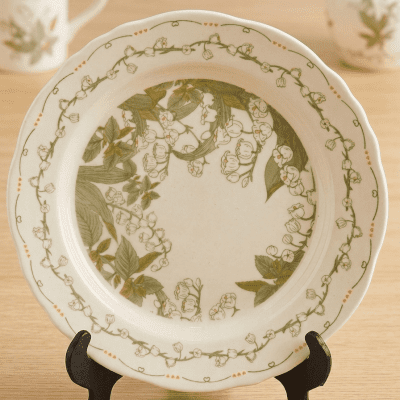 طبق تقديم سيراميك مزين بنقوش نباتية  &  Ceramic Serving Plate with Botanical Pattern