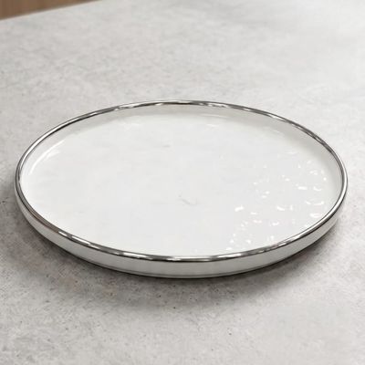  طبق تقديم بورسلين فاخر بإطار فضي مصقول  Luxury Porcelain Serving Plate with Polished Silver Rim ​