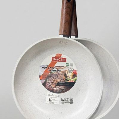 مقلاة (طاسة) جرانيت غير لاصقة من "هوت شيف" بمقبض خشبي.ا Hot Chef Granite Non-Stick Frying Pan with Wooden Handle