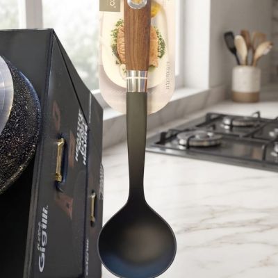 مغرفه تقديم شوربه سيلكيون بيد خشب   Silicone soup serving ladle with wooden handle