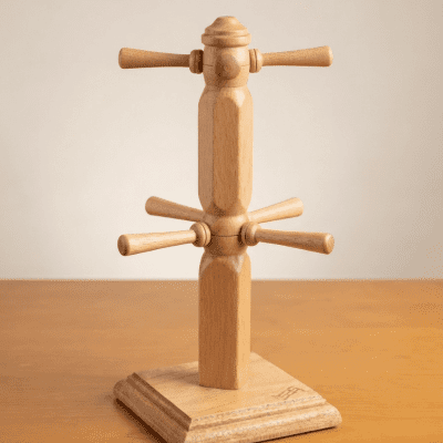 حامل أكواب خشبي عمودي&  Wooden Mug Tree Stand.