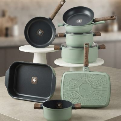 طقم حلل تيتانيوم 16قطعه حله 28سم بغطاء بايركسTitanium cookware set, 16 pieces, 28cm pot with Pyrex lid
