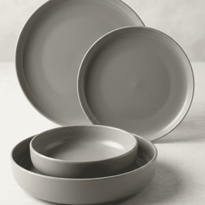 طقم عشاء سيراميك مودرن - لون رمادي مطفي (30 قطعة)Modern Ceramic Dinnerware Set - Matte Grey (30-Piece)