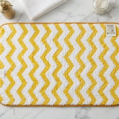 سجادة حمام بنقشة زجزاج أصفر وأبيض  &Yellow and White  Zigzag Pattern Bath Mat