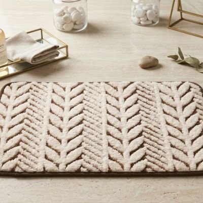 : مشاية حمام بتصميم أوراق الشجر البارز & : Leaf-Pattern Textured Bath Mat