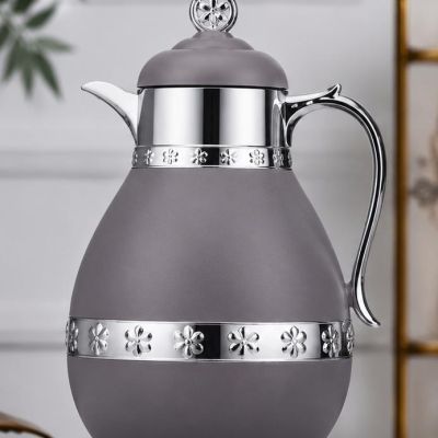 Elegant vacuum flask with a modern luxury design  Keeps your drinks hot or cold for hours with a stylish finish perfect for every kitchen and coffee corner