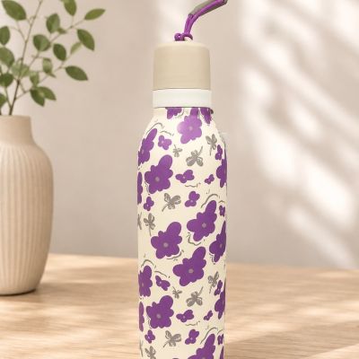 &nbsp;زجاجة مياه معدنية بنقوش زهور بنفسجية وخلفية كريمية %: Purple Floral Print Metal Water Bottle