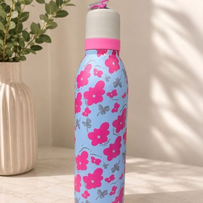 زجاجة مياه معدنية بتصميم زهور وردية وخلفية زرقاء &nbsp;& : Blue and Pink Floral Print Metal Water Bottle