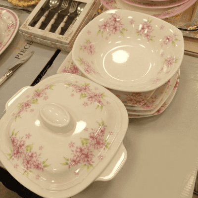 طقم عشاء أركوبال فاخر 60 قطعة - نقشة زهور الكرز الورديةPremium 60-Piece Opal Glass Dinnerware Set - Pink Cherry Blossom Pattern