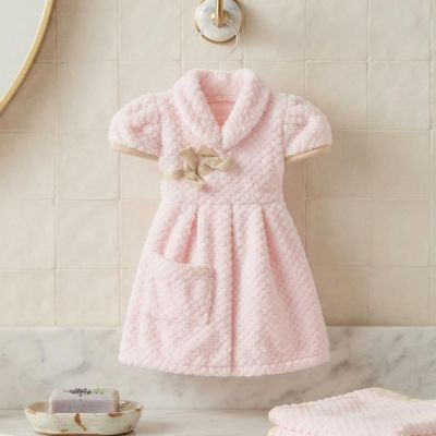 فوطة يد للمطبخ والحمام بتصميم فستان كلاسيكي مبطن لون بينك .  & : Dress-Shaped Hanging Hand Towel.