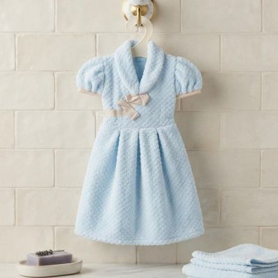 فوطة يد للمطبخ والحمام بتصميم فستان كلاسيكي - لون أزرق فاتح.  &  Dress-Shaped Hanging Hand Towel - Light Blue.