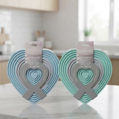 طقم قواعد عزل حراري سيليكون 3 في 1 بتصميم قلب متداخل (ماركة casasunco).  بالقطعه &  3-in-1 Heart-Shaped Silicone Trivet Set (casasunco Brand).