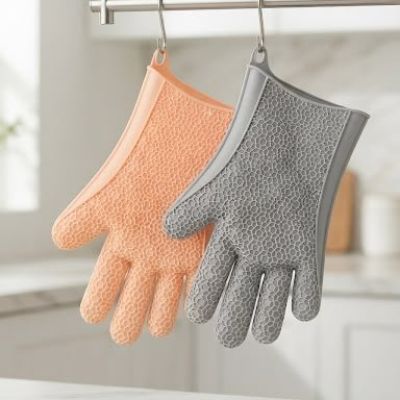 قفازات مطبخ سيليكون عازلة للحرارة ومقاومة للانزلاق (ماركة casasunco). بالقطعه   &: Heat-Resistant Silicone Kitchen Gloves / Oven Mitts (casasunco Brand).