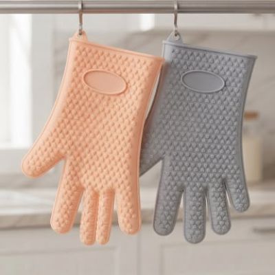 : قفازات مطبخ سيليكون عازلة للحرارة ومقاومة للانزلاق (ماركة casasunco). نقشه القلوب  بالقطعه  & Heat-Resistant Non-Slip Silicone Oven Gloves / Mitts (casasunco Brand)