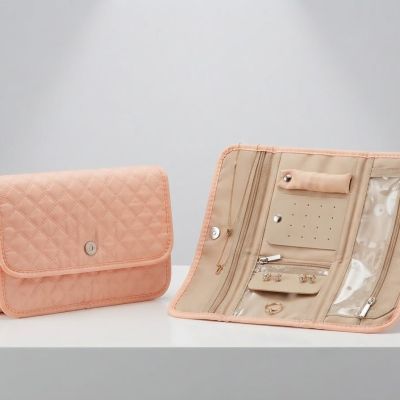 منظم ومحفظة مجوهرات وإكسسوارات السفر القابلة للطي - لون سيمون/وردي ناعم.  &  Travel Jewelry Organizer Roll / Folding Jewelry Clutch Bag - Soft Peach/Pink.
