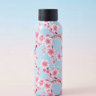زجاجة مياه حرارية معزولة من الفولاذ المقاوم للصدأ بنقوش زهور الكرز اليابانية.&: Insulated Stainless Steel Water Bottle with Cherry Blossom Pattern.