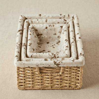 طقم سلال تنظيمية (3 قطع) بخامة الخوص والقماش & 3-Piece Woven Storage Basket Set with Fabric Liner