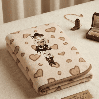 فوطة  (أو بشكير) مطرزة بنقشة القلوب  70 * 140 &   Embroidered Heart-Patterned Cleaning Towel (70x140cm)
