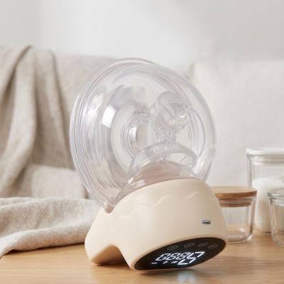 مضخة ثدي إلكترونية ذكية قابلة للارتداء (لا سلكية وبدون أنابيب).  & : Wearable Intelligent Breast Pump (Wireless & Tube-Free).