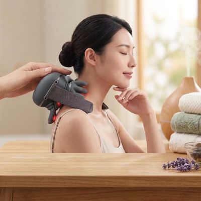 جهاز تدليك الرقبة والكتف الكهربائي الذكي والمحمول مع خاصية التدفئة الحرارية.  & : Smart Portable Electric Neck and Shoulder Massager with Heat Therapy.