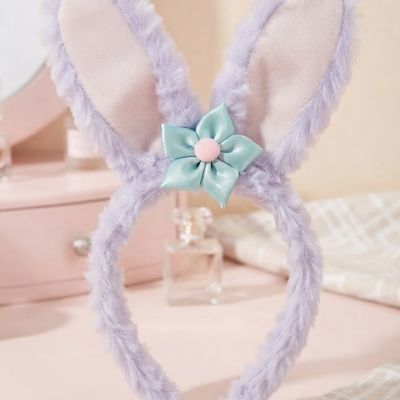 : طوق رأس فرو بتصميم آذان الأرنب ومزين بوردة ستان.  & : Plush Bunny Ears Headband with Satin Flower Decor.