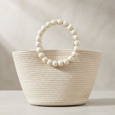 حقيبة يد صيفية منسوجة من الحبال مع مقابض دائرية من الخرز الخشبي.  & : Woven Cotton Rope Summer Tote Bag with Round Wooden Bead Handles.