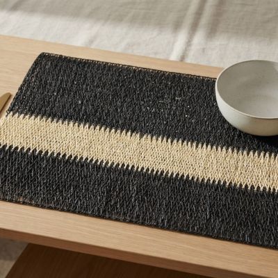 مفرش طعام (بليس ميت) مستطيل من الخوص المنسوج بلونين.  & : Two-Tone Woven Straw Wicker Placemat.