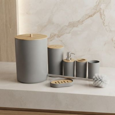 طقم إكسسوارات حمام مودرن 7 قطع بلون رمادي غير لامع مع لمسات خشبية  & : 7-Piece Modern Matte Gray Bathroom Accessories Set with Wooden Accents