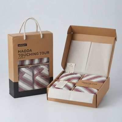 : طقم مناشف / فوط مخططة من "هاودا - تاتشينج تور"  & : HAODA "Touching Tour" Striped Towel Gift Set