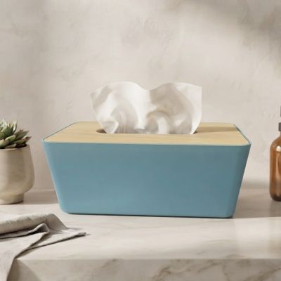 علبة مناديل بلاستيكية باللون الأزرق الفاتح بغطاء خشبي أنيق  بالإنجليزي: Light Blue Plastic Tissue Box Cover with Wood-Grain Lid