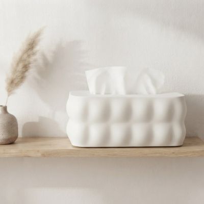 علبة مناديل بلاستيكية بيضاء بتصميم منفوخ ومميز  & : White Puffy Design Plastic Tissue Box Holder
