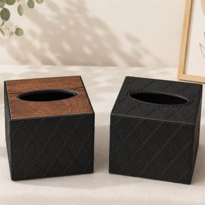 علبة/غطاء مناديل مربع ثنائي الوجهين باللون الأسود (غطاء خشبي وغطاء أسود منقوش).  English: Black Dual-Sided Square Tissue Box Cover with Reversible Wood & Diamond Pattern Top.