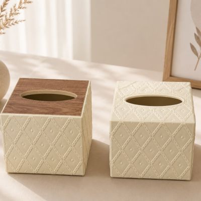 علبة/غطاء مناديل مربع ثنائي الوجهين باللون الأوف وايت/الكرييم (غطاء خشبي وغطاء منقوش).  & : Off-White/Cream Dual-Sided Square Tissue Box Cover with Reversible Wood & Diamond Pattern Top.