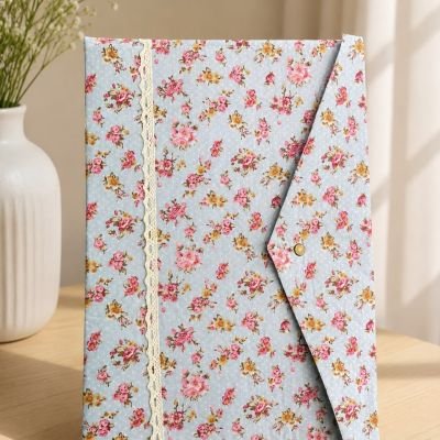 شنطة منظم أوراق ومستندات قماشية باللون الأزرق السماوي بنقشة الورود والدانتيل.  & : Light Blue Floral Fabric Document Organizer Bag / Sleeve with Lace Detail.