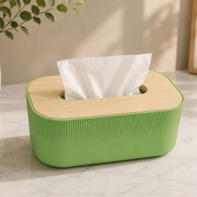 علبة مناديل مودرن باللون الأخضر بغطاء من خشب البامبو وتصميم مموج.  & : Modern Green Tissue Box Holder with Bamboo Lid and Fluted Design.