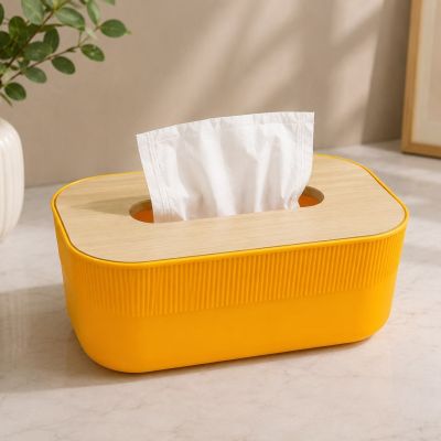 علبة مناديل مودرن باللون الأصفر بغطاء من خشب البامبو وتصميم مموج.  & : Modern Yellow Tissue Box Holder with Bamboo Lid and Fluted Design.