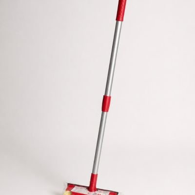ممسحة زجاج مزدوجة مع إسفنجة وعصا تلسكوبية من لياو (LIAO Telescopic Window Cleaner Squeegee).  & : LIAO Telescopic Window Cleaner Squeegee & Sponge.