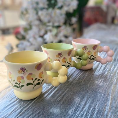 كوب "حديقة الزهور" بمقبض دائري بالقطعه & "Flower Garden" Mug with Bubble Handle (Single Piece