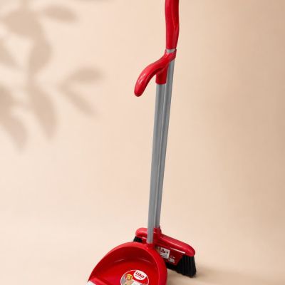 طقم مكنسة وجاروف بلمة بعصا طويلة من لياو (LIAO Broom and Dustpan Set).  & : LIAO Long Handle Broom and Dustpan Set.