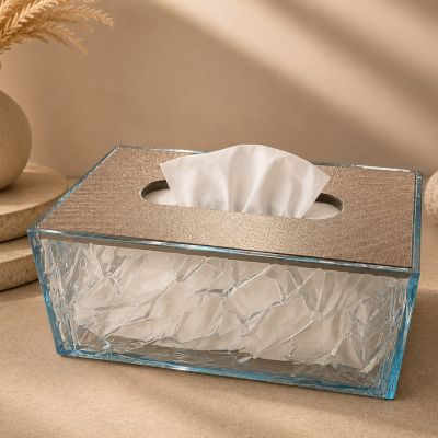 علبة مناديل أكريليك شفاف بتصميم الكريستال المكسور مع غطاء ذهبي/برونزي.  & : Crystal Ice-Cracked Acrylic Tissue Box Cover with Gold Lid.